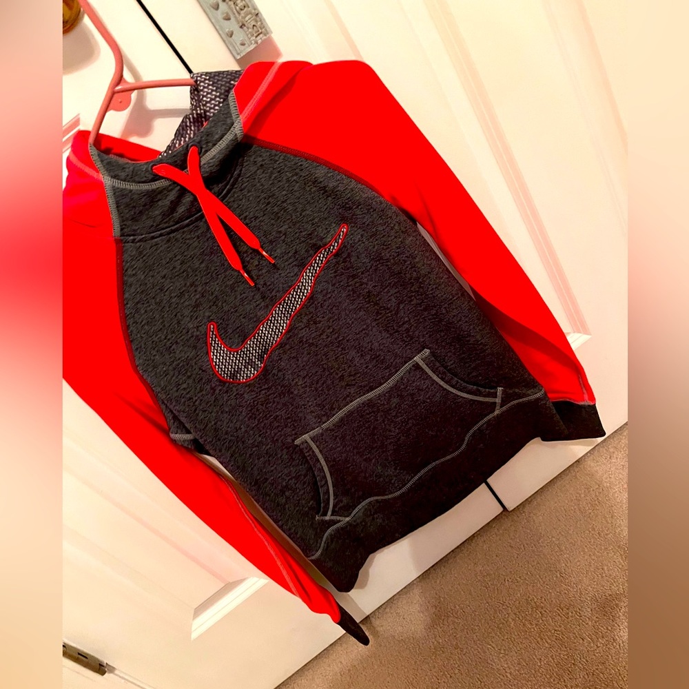 Nike hoodie small